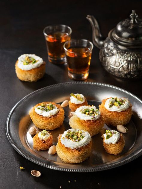 Arabic Sweets Photography, Kunafa Photography, Baklava Photography, Arabian Dessert, Ramadan Photography, Sweets Photography, Ramadan Sweets, Eid Sweets, Ramadan Desserts