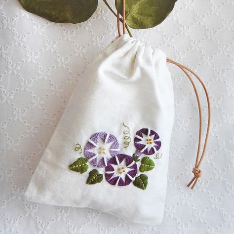 Embroidery Simple, Embroidery Bags, Embroidery On Clothes, Snack Bags, Handmade Bag, Drawstring Pouch, Candy Bags, Morning Glory, Small Things