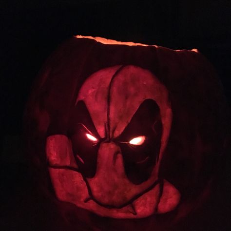 Marvel Pumpkin Carving Ideas, Deadpool Pumpkin Carving, Deadpool Pumpkin, Marvel Pumpkin Carving, Silly Pumpkin, Pumkin Ideas, Pumpkin Idea, Pumpkin Cravings, 90s Fashion Outfits Hip Hop Party