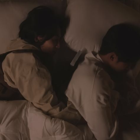 seventeen 𓏸𓈒 jeonghan mingyu — lq icon⌇ Mingyu Hugging, Jeonghan And Mingyu, Mingyu And Jeonghan, Jeonghan Mingyu, Seventeen Going Seventeen, Going Seventeen, Just Pretend, U & I, I Don T Know