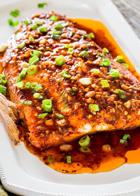 Firecracker Salmon, Fire Cracker, Salmon Red, Jo Cooks, Nice Recipes, Salmon Dishes, Sriracha Sauce, Baked Fish, Nutritious Snacks