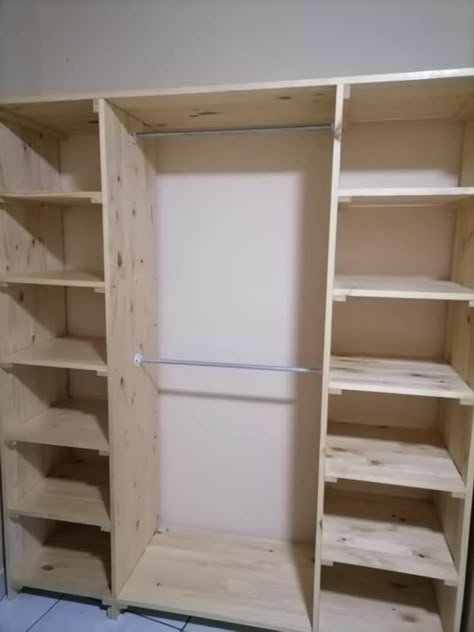 Small Closet For Shoes, Pallet Closet Diy, Closet Idea, Closet Design Layout, Closet Renovation, Wardrobe Interior Design, Closet Layout, Diy Wardrobe, Wardrobe Room