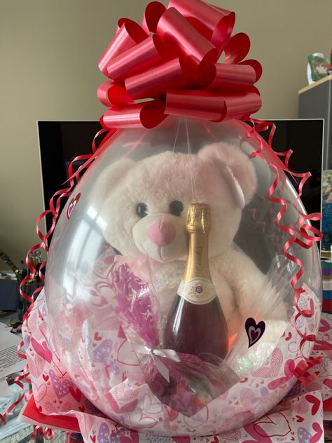 Stuffed balloons Valentines Day Stuffed Balloons, Mothers Day Stuffed Balloon Ideas, Valentine Stuffed Balloons, Stuffed Balloons Valentines, Stuffed Balloons Ideas, Balloon Stuffing Ideas, Stuffed Balloon Ideas Gifts, Ballon Business, Valentines Balloons Bouquet