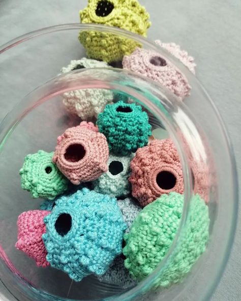 Marianne Seiman on Instagram: “Sea urchin shells. Pattern available, link in bio!” Sea Urchin Shells, Sea Urchin Shell, Crochet Brooch, Form Crochet, Freeform Crochet, Sea Urchin, Hand Embroidery Stitches, Crochet Flowers, Granny Square