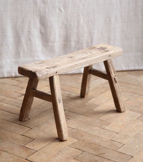 Antique Bench, Rustic Stools, Milking Stool, Antique Side Table, Deco Nature, Rustic Bench, Antique Sideboard, Primitive Furniture, Log Furniture