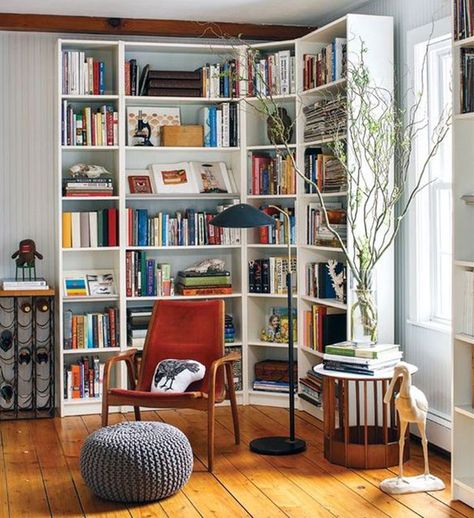 Reading Nook In Basement, Ikea Billy Bookcase Living Room, Ikea Corner Bookcase, Corner Billy Bookcase, Ikea Billy Corner Bookcase, Ikea Billy Corner, Billy Bookcase Styling, Bookcase Corner, Library Corner