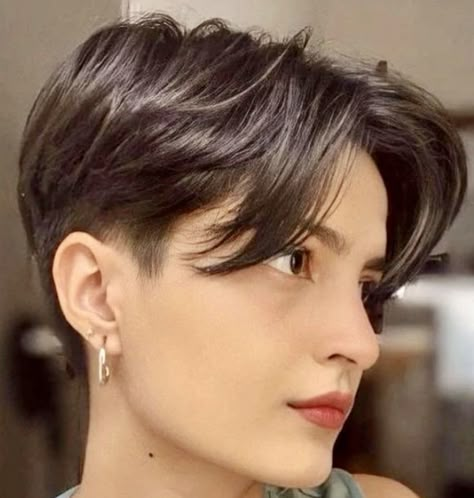 Chinese Pixie Haircut, Short Disconnected Haircut For Women, Men Haircut On Women, Short Hairstyle Middle Part, Indian Tomboy Haircut, K Pop Hairstyles Men Short, Women Barber Haircut, Middle Part Short Haircut, Queer Haircut Short