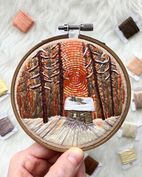 Forest Hut, Cozy Cabin In The Woods, Cozy Forest, Beadwork Embroidery, Contemporary Embroidery, Embroidered Art, Thread Painting, D Craft, Modern Embroidery