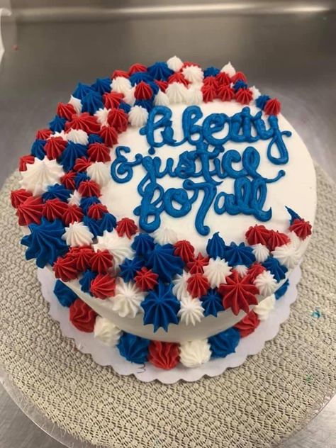 Memorial Day Cake Decorating Ideas, Veterans Day Cake, 4th Of July Cake Ideas, Piping Ideas, Message Cookies, America Cake, Birthday 13, Diy Cakes, Patriotic Cake