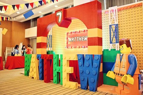 Matthew’s Lego Movie Themed Party – Stage Area Fiesta Theme Party Decorations, Lego Party Decorations, Lego Movie Party, Lego Camp, Lego Film, Lego Themed Party, Lego Decorations, Movie Themed Party, Fiesta Theme Party