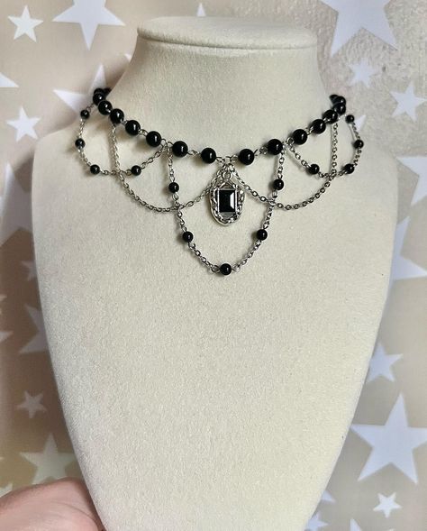 ‘No Reflection’ Necklace 🪞 made with black onyx beads, stainless steel findings, and stainless steel chain 33cm + 6cm extension chain available now, link in bio 🖤 #explorepage #jewelry #handmade #goth Black Chains Jewelry, Goth Jewelry Diy, Faerie Jewelry, Goth Necklaces, Faery Jewelry, Gothic Jewelry Diy, Chain Necklace Diy, Coquette Jewelry, Accessories Goth