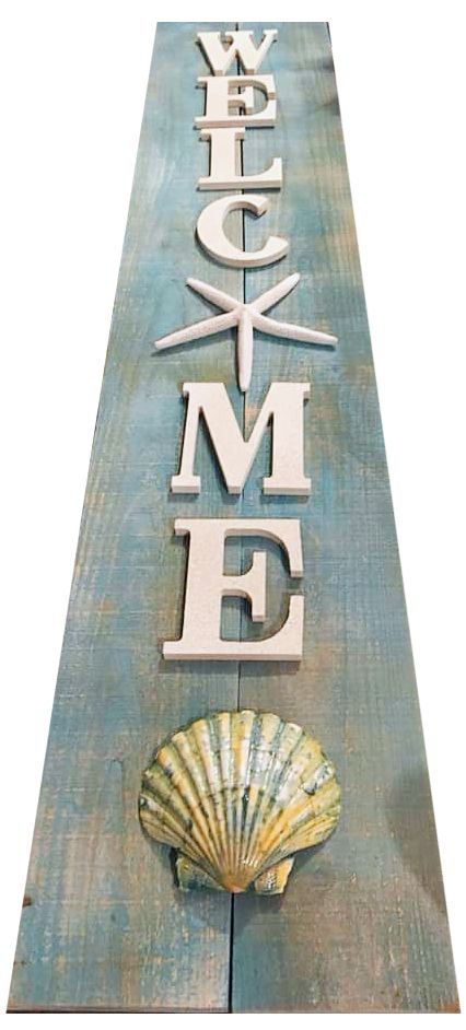 Vertical Wood Plank Welcome Signs with a Coastal Beach & Sea Life Theme | Shop & DIY - Coastal Decor Ideas Interior Design DIY Shopping Decor Marin, Beach Crafts Diy, Beach Themed Crafts, Diy Beach Decor, Nautical Crafts, Front Porch Christmas Decor Ideas, Porch Christmas Decor Ideas, Porch Christmas Decor, Front Porch Christmas