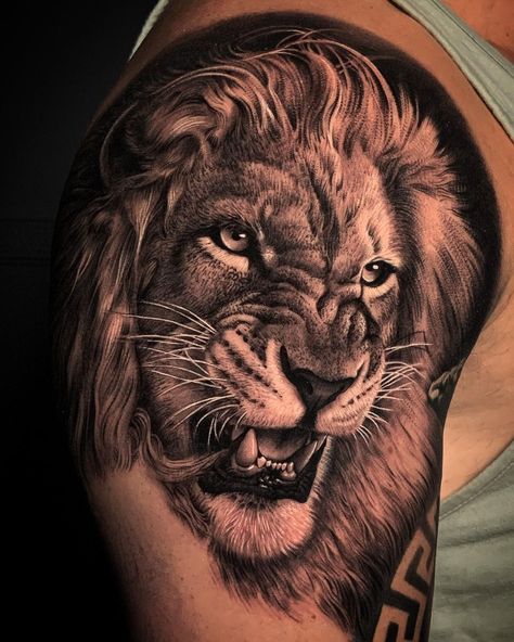 Shoulder Lion Tattoo, Lion And Rose Tattoo, Lion Tattoo On Finger, Roaring Lion Tattoo, Lion Tattoo Ideas, Lion Shoulder Tattoo, Tattoos Cross, Angry Lion, Small Wave Tattoo