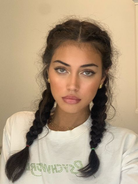 Cindy Kimberly on Twitter: "😒😏… " Hairstyles Weave, Peinados Fáciles Para Cabello Corto, Grunge Hair, Dream Hair, Aesthetic Hair, Hair Day, Weave Hairstyles, Pretty Hairstyles, Hair Looks