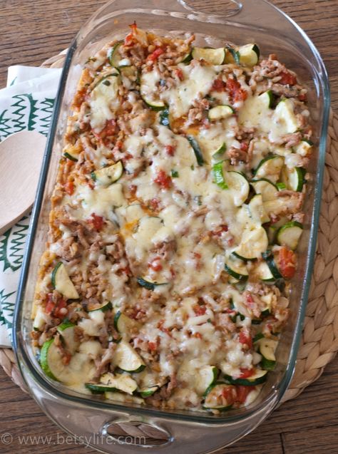 9x13 Meals, Ground Turkey Casserole, Ground Turkey Recipes Easy, Zucchini Casserole Recipes, Ground Turkey Recipes Healthy, Healthy Ground Turkey, Turkey Casserole, Cheesy Zucchini, Healthy Casseroles