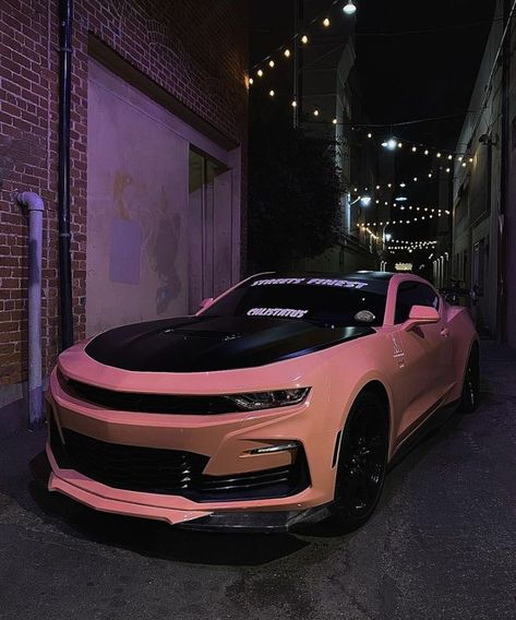 Pink Dodge Charger, Pink Hellcat, Pink Camaro, Jetta A4, Camaro Car, Luxury Car Brands, Pimped Out Cars, Lux Cars, Camaro Zl1