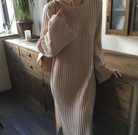 Fashion Hijab Casual, Simple Maxi Dress, Minimalist Moda, Ribbed Maxi Dress, Spring Dresses Casual, Fashion Minimalist, Dresses Casual Winter, Ribbed Dress, Fashion Hijab