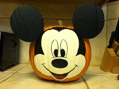 Freehand paint for Papa's little Noah bear since he loves Mickey Mouse so much. Ears are made out of cardboard and put in pumpkin with popsicle sticks. Huge Pumpkin Carving Ideas, Mikey Mouse Pumpkin, Mickey Pumpkin Painting, Mickey Mouse Pumpkin Painting, Diy Mickey Pumpkin, Mickey Mouse Painted Pumpkin, Mickey Painted Pumpkin, Pumpkin Mickey Mouse, Polar Bear Winter Craft