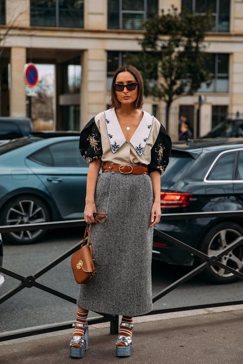 Plunging Dress, Lana Condor, Popsugar Fashion, Mini Robes, Lace Neckline, Street Style Winter, Best Street Style, Fashion Week Street Style, Outfit Casual