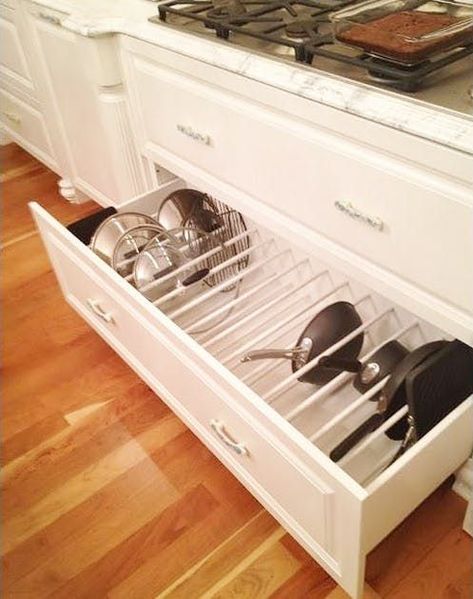 19/fev/2017 - Space-Saving Tricks for Your Ridiculously Tiny Kitchen Pan Storage, Small Kitchen Organization, Diy Kitchen Storage, Kitchen Storage Solutions, Kitchen Pot, Kitchen Cabinet Organization, Diy Kitchen Cabinets, Kitchen Cabinet Storage, Simple Kitchen