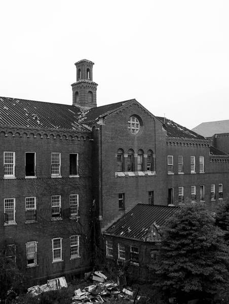 Pilgrim State Hospital Pilgrim State Hospital, Hospital Ward, Creepy Places, Abandoned Asylums, Psychiatric Hospital, Abandoned Hospital, Chamber Music, Mental Hospital, History Photos