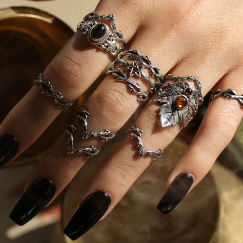 Hu Tao Core Aesthetic, Gothic Rings Aesthetic, Hu Tao Rings, Goth Rings Aesthetic, Harmony Nice, Wiccan Pentagram, Thorn Ring, Cottagecore Jewelry, Dark Rings