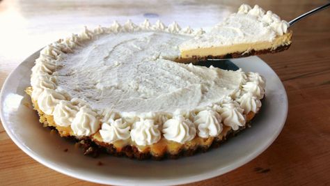 Key Lime Pie With Biscoff Crust, Biscoff Key Lime Pie, Non Dairy Desserts, Key Limes, Keylime Pie Recipe, Dairy Desserts, Key Lime Juice, Biscoff Cookies, Good Pie