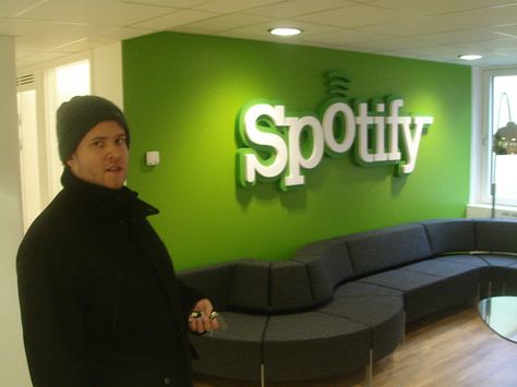 Spotify Office Paypal Giveaway, Giveaway Gifts, Spotify App, Blue Rooms, Music Streaming, Office Design, Gift Card, Home Decor Decals