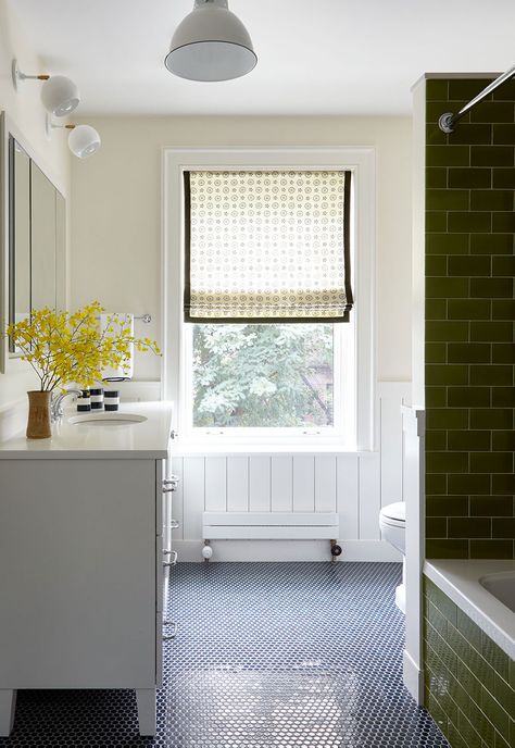 Brooklyn Heights Brownstone – McGrath II Transitional Bathroom Decor, Mcgrath Ii, Traditional Bathroom Decor, Modern Ranch House, Bathroom Shower Design, Brooklyn Heights, Interiors Online, Bathroom Design Decor, Traditional Bathroom