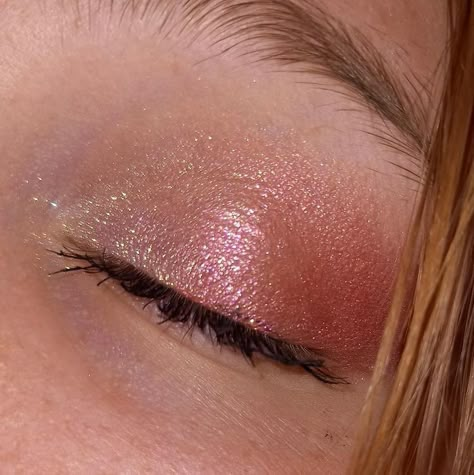 Pink Shimmer Eye Makeup, Sparkly Pink Makeup, Pink Shimmer Makeup, Soft Glitter Eye Makeup, Soft Fairy Makeup, Glossy Eye Makeup, Pink Shimmer Eyeshadow, Pink Glitter Makeup, Iridescent Makeup