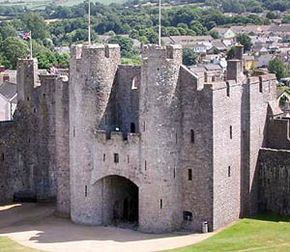 Medieval Keep, Pembroke Castle, Welsh Castles, Castles In Wales, British Castles, Castles To Visit, Medieval Castles, Chateau Medieval, English Castles