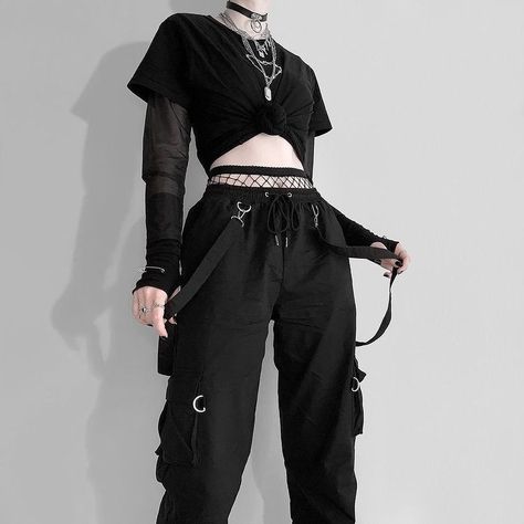 Emo Homecoming Dresses, Tech Wear Women, Goth Outfits Aesthetic, Eboy Outfit, Outfits Goth, Aesthetics Fashion, Egirl Makeup, Sleeved Crop Top, Techwear Fashion