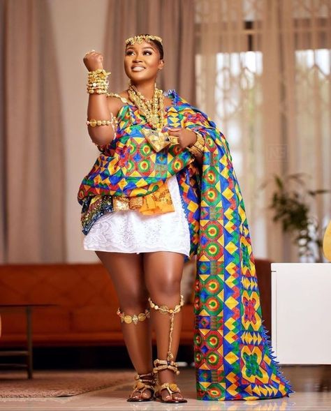 Ghana Kente Styles, Ghana Clothing, Ghana Traditional Wedding, Ghana Clothes, Ghana Culture, Model Photoshoot Poses, Nigeria Fashion, African Bridal Dress, Ghana Fashion