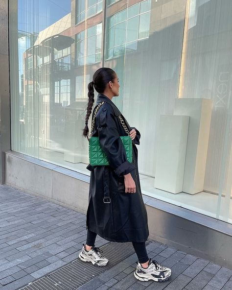 Dionne Crowe, Fashion Outfits Aesthetic, Outfits Aesthetic, Autumn Winter Fashion, Military Jacket, Rain Jacket, Winter Fashion, Follow Me, Fall Winter