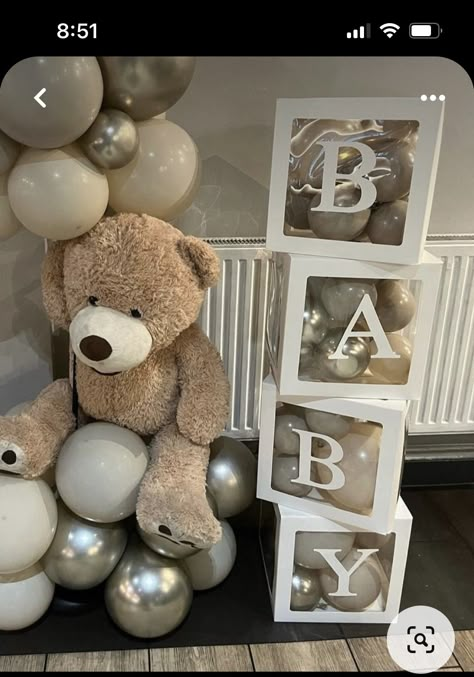 Eucalyptus Gender Reveal Party, White Theme Baby Shower Ideas, Baby Boxes Decorations, Balloon Colour Combinations, White Baby Shower Theme, Classy Gender Reveal Party, Baby Shower Blocks, Baby Shower Green, November Baby Shower