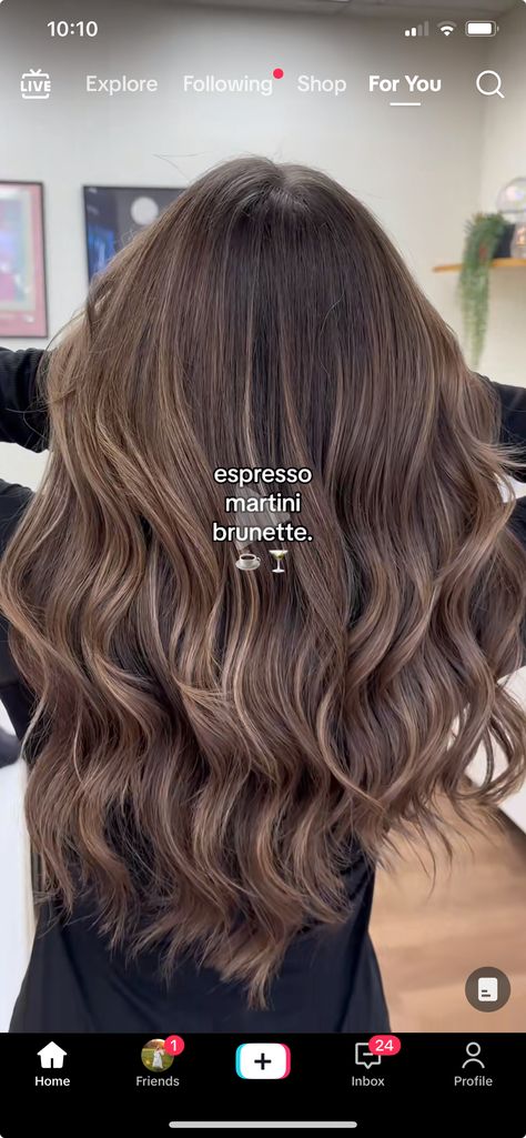 Rambut Brunette, Brown Hair Looks, Brown Hair Inspo, Brunette Hair With Highlights, Brunette Balayage Hair, Brown Hair Balayage, Highlights Brown Hair, Balayage Brunette, Hair Color Balayage