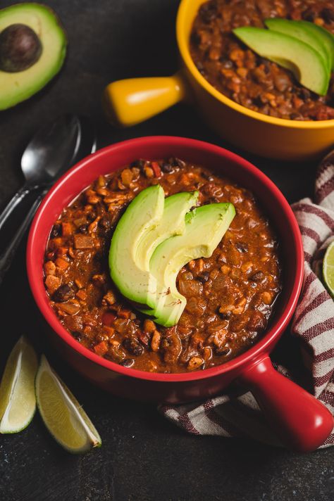 Tempeh Chili Vegan, Tempeh Chili, Chili Vegan, Vegan Chili Recipe, Vegan Chilli, Peanut Curry, Vegan Stew, Plant Based Dinner, Vegan Chili