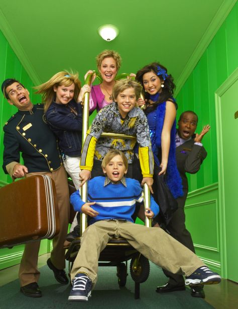 8 Things You Never Knew About "The Suite Life of Zack and Cody" Sweet Life On Deck, Suit Life On Deck, Old Disney Shows, The Suite Life On Deck, Suite Life On Deck, Dylan Cole, Sprouse Twins, Old Disney Channel, Dylan And Cole