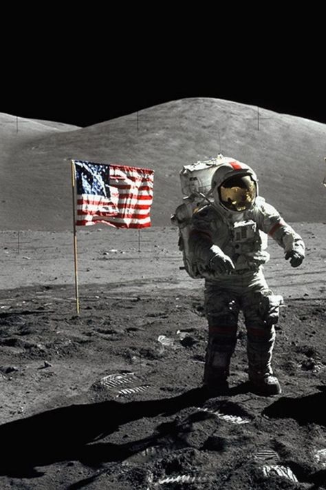 Moon Landing Photos, Man In Space, Apollo Space Program, Apollo 11 Moon Landing, Nasa Space Program, Saturn V, Nasa Photos, Apollo Program, Nasa Apollo