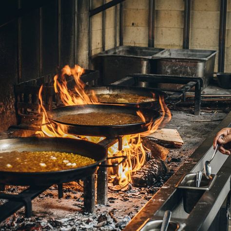 Chef Quique Dacosta’s top tips for cooking an authentic paella | Sainsbury`s Magazine Authentic Paella, Tips For Cooking, Paella Valenciana, Paella Pan, Paella Recipe, Michelin Star Chef, Spanish Dishes, Catering Ideas, National Dish