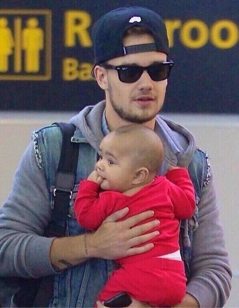 Liam with Paul's son Bear Payne, One Direction Liam Payne, Happy Birthday Bear, Jfk Airport, Holding Baby, 1d And 5sos, August 27, I Love You All, Zayn Malik