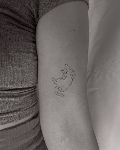 Minimal Cat Tattoo, Kitty Tattoos, Cat Tattoo Simple, See Tattoo, Cute Cat Tattoo, Single Needle Tattoo, Small Pretty Tattoos, Cat Tattoos, Cat Tattoo Designs