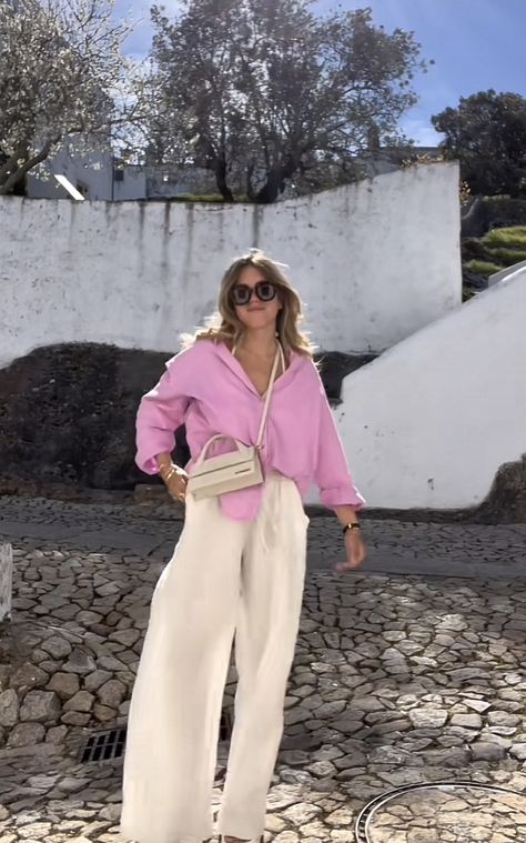 Pink Trousers Outfit, Look Old Money, Blue Striped Shirt Outfit, Beige Pants Outfit, Pink Shirt Outfit, Madrid Outfits, Beige Linen Pants, Casual Weekend Style, Linen Pants Outfit