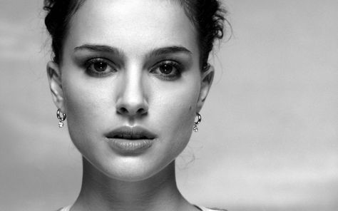 Natalie Portman face - draw in graphite Natalie Portman Height, Cool Attitude, Taylor Schilling, Looks Pinterest, Tessa Thompson, Natalie Portman, Miss Dior, Hollywood Celebrities, Famous Faces