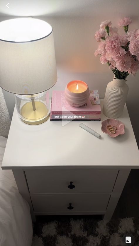 Student Home Ideas, Simple Apartment Aesthetic Bedroom, Ikea Lack Shelf Decor, Nightstand Ideas Aesthetic, Girly Bedroom Aesthetic, Night Stand Aesthetic, Nightstand Decor Ideas, Desk Wall Decor, Room Inspo Bedroom