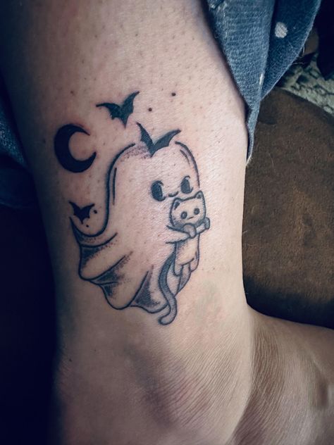 Ghost holding kitten Ghost And Black Cat Tattoo, Ghost With Camera Tattoo, Ghost And Cat Tattoo, Kawaii Ghost Tattoo, Ghost Holding Cat Tattoo, Ghost Kitty Tattoo, Ghost Cat Tattoos, Ghost Dog Tattoo, Cat Ghost Tattoo