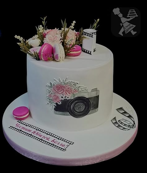 #fondant #fotos #photographer #flowers #macarons #cakeforwoman #birthday #cake #cakedecorating #cakeart #cakedecor #cakesdecor Cake Frosting Designs, Camera Cakes, Cake Design For Men, Artist Cake, Photo Cake Topper, Elegant Birthday Cakes, Cakes For Women, Easy Cake Decorating, Cake Designs Birthday