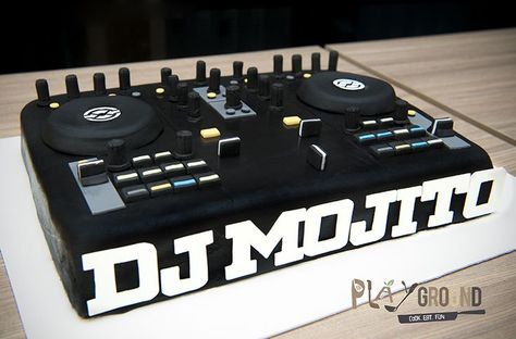 dj cake on Pinterest | Turntable, Music Cakes and Headphones Funny Grooms Cake, Musical Cakes, Kawaii Treats, Musical Cake, Theatre Cake, Dj Cake, Turntable Cake, Disco Cake, Rocket Cake