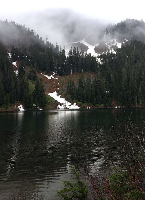 Hiking, Lake