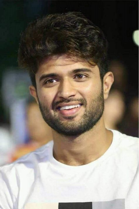 Vijay Devarakonda Telugu Hero, Prabhas Pics, Vijay Actor, Vijay Devarakonda, New Photos Hd, High Fever, Actors Male, Most Handsome Actors, Actor Picture